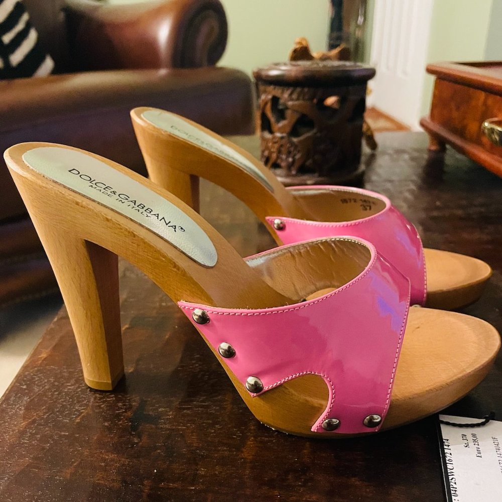 Dolce & Gabbana Pink Patent Leather Mules